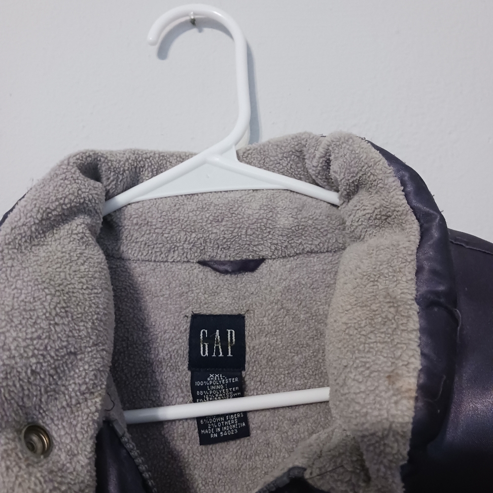 Womans vest - Picture 2 of 3